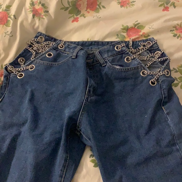 chain jeans from shein . - Picture 1 of 4